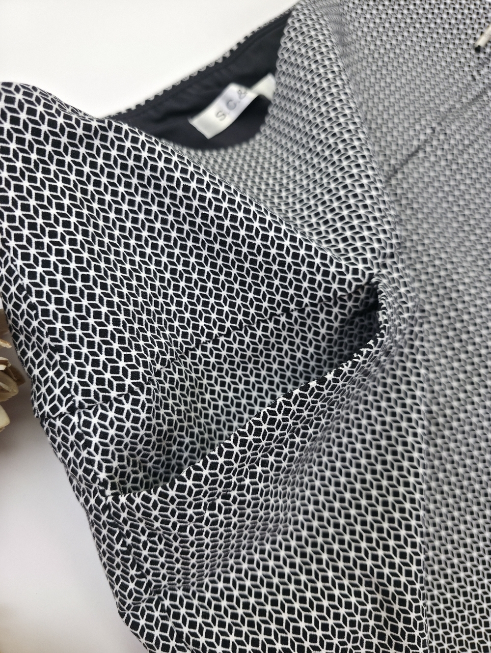 SC&Co Black & White Geo Print Compression Waist Skort Sz S - Picture 3 of 8